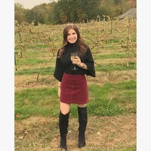 Meet your Posher, Emily